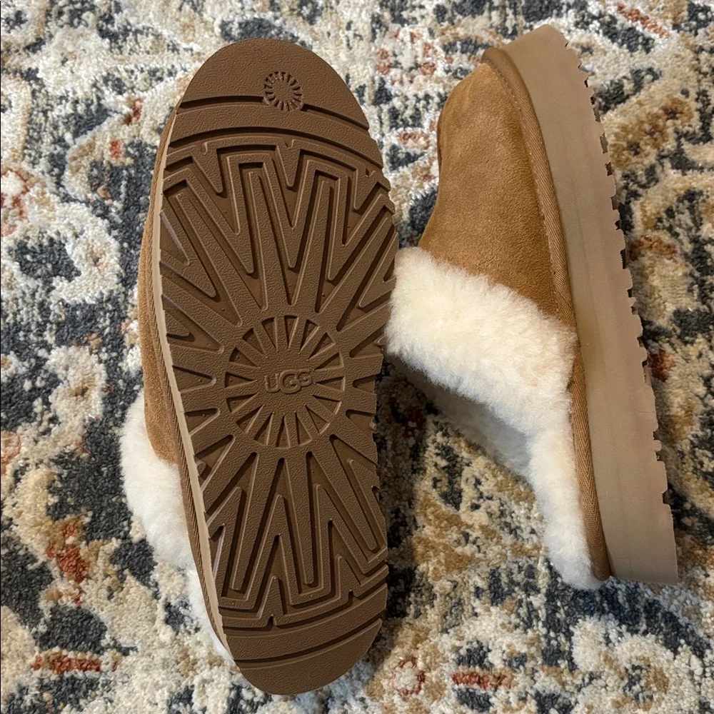 Brand New! UGG Brown and Cream Slippers - Picture 2 of 6